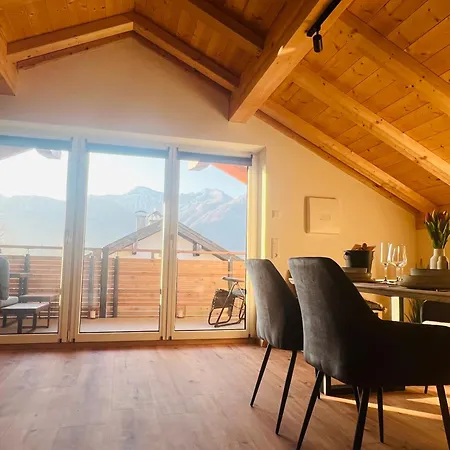 Appartamento Gernblick - Neue Dachwohnung Mit Bergblick Und Kostenlosem Privatparkplatz Grassau (Bavaria)