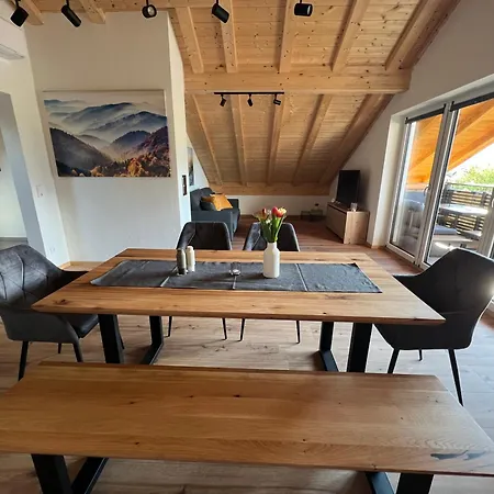 Gernblick - Neue Dachwohnung Mit Bergblick Und Kostenlosem Privatparkplatz Appartamento Grassau (Bavaria)